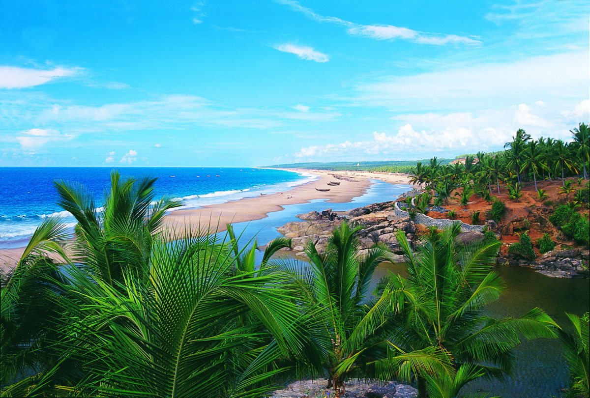 https://d3r8gwkgo0io6y.cloudfront.net/upload/poovar beach1.jpg